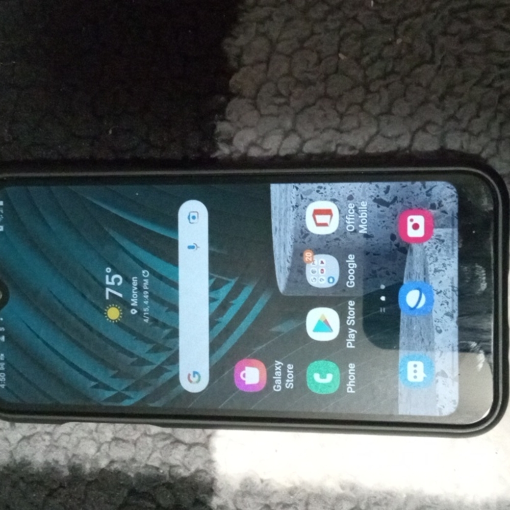 Samsung AO1 cell phone